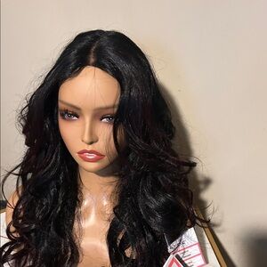 Luxurious Black Wavy Hair Wig